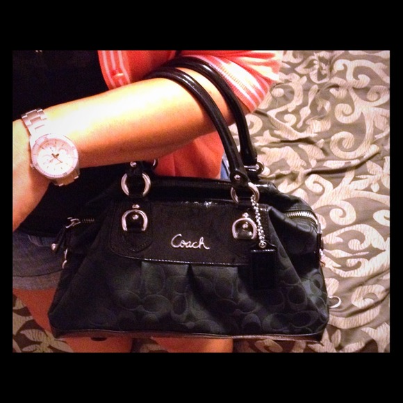 🌟REDUCED🌟 💯% Authentic Coach Black purse!!