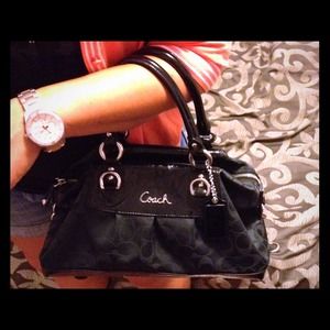 🌟REDUCED🌟 💯% Authentic Coach Black purse!!