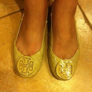 Chic nude tory burch sling backs! So cute!