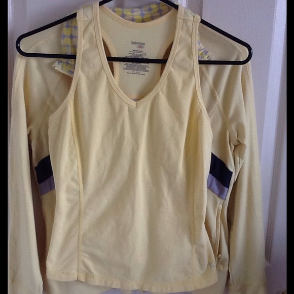 Danskin work out top set