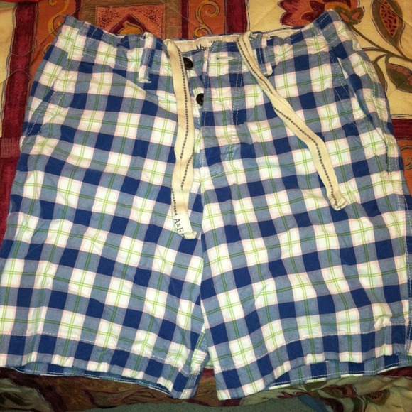 Abercrombie and Finch PLAID MALE SHORTS