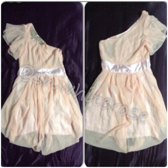 Romantic One-Shoulder Dress - Picture 2 of 3