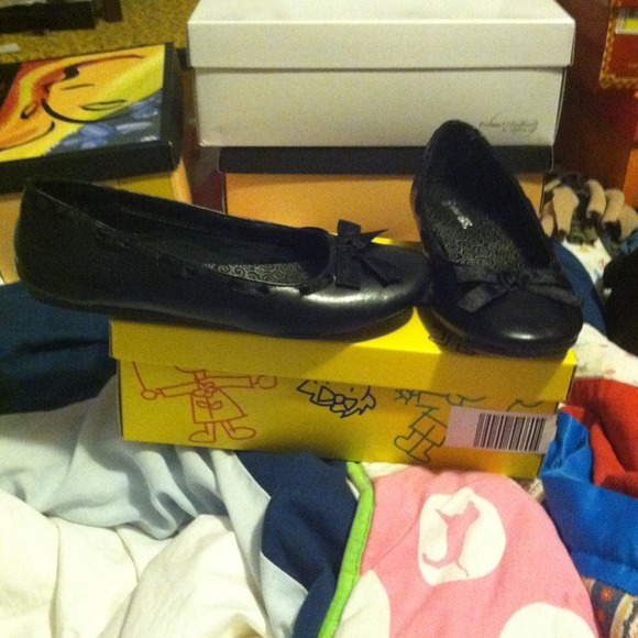 Child's size 3 ballet flat black