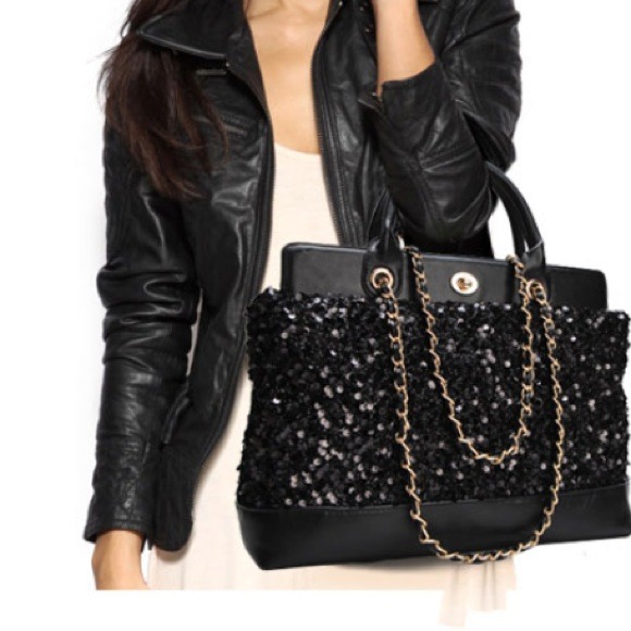 Handbags - ❗AVAILABLE❗ Sequin Black Fall Bag! $68