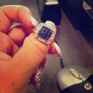 💍$80 💎and sapphires, sterling silver ring!!SOLD