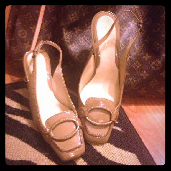 👠Cole Haan kitten heel sling backs NWOT👠