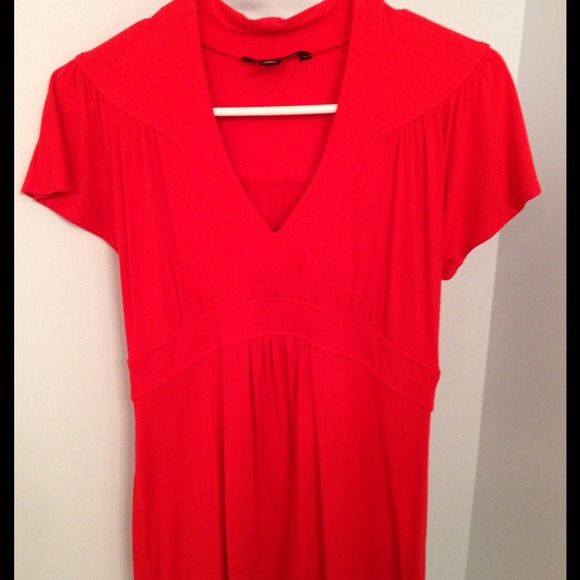 Poppy colored BR shirt that had great fitted top