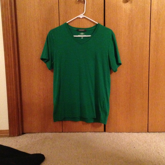 🚫SOLD IN BUNDLE!!! Men's green H&M v neck