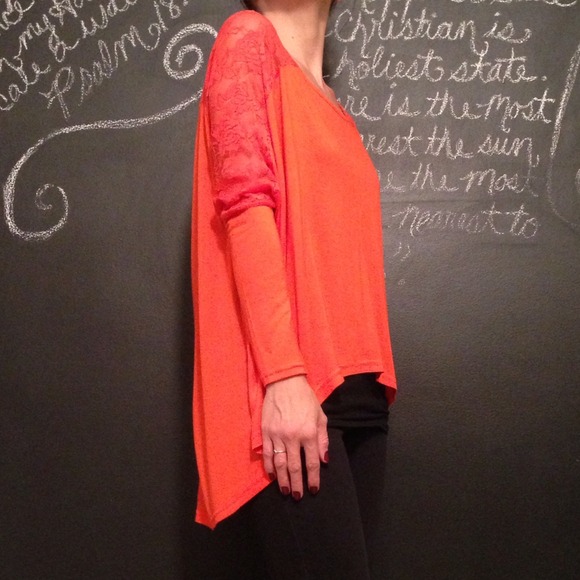 ♦♦♦SOLD IN A BUNDLE!!!Orange Batwing Hi-Lo Blouse - Picture 3 of 4