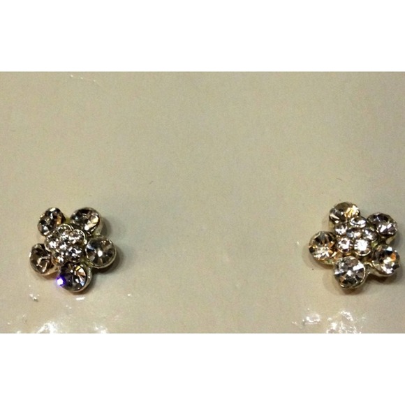 🔴 Silver tone Necklace with clear stone flowers - Picture 4 of 4