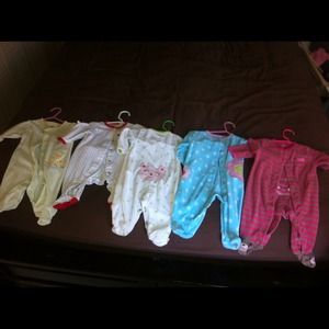 12 pairs of 6 month pjs! Excellent condition!
