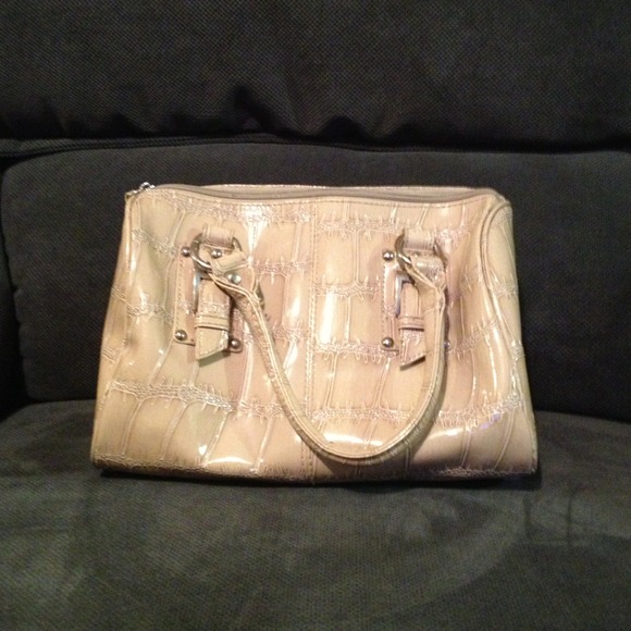 Great tan faux croc handbag w/ silver hardware - Picture 1 of 5