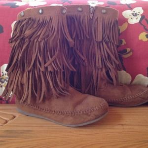 Girls Moccasin Boots and Sketchers Bundle!!