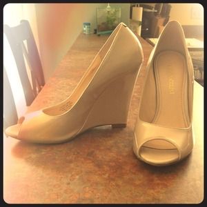 Super cute dressy wedges! Like new!