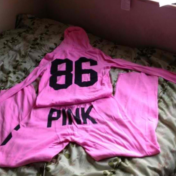 love pink sweatsuit