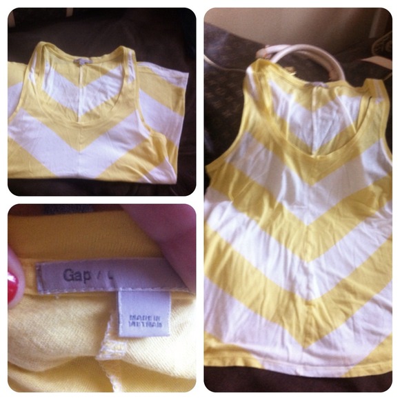 Gap chevron yellow & white tank top size Large