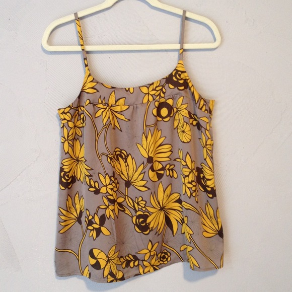 **Reserved** Gap Denim, Old Navy Top & Bandolino!