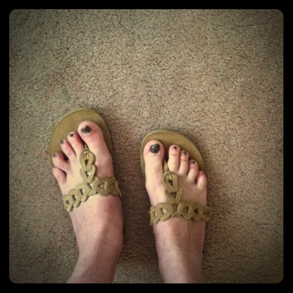 American Eagle sandals