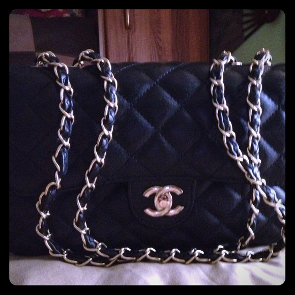 CHANEL Handbags - Hold.   ✂ Inspired Chanel quilted black bag❤