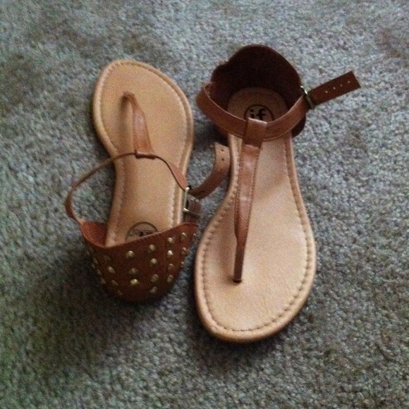Cognac studded Sandals