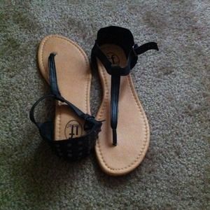 Black studded Sandsls