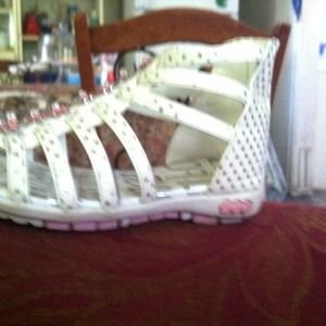 Shoe