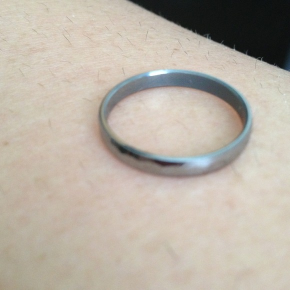 Silver ring - Picture 2 of 2