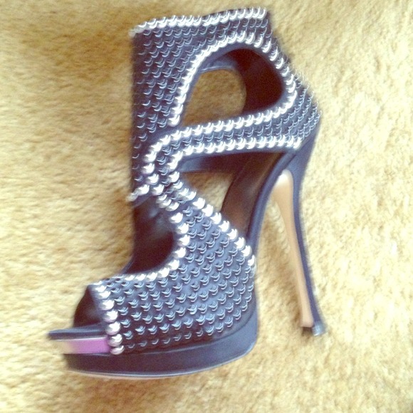 BeBe heels