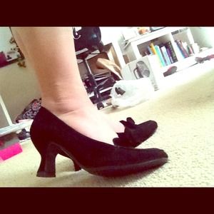 Black Me Too velvet heels. (Price is negotiable)