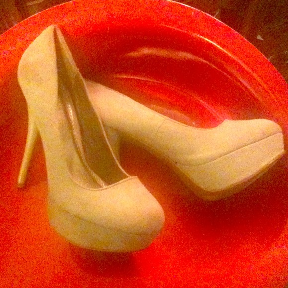 Qupid High Heels - Picture 1 of 1