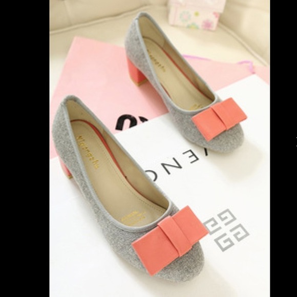 ⭕️OUT 💙HOST PICK💙Bow tie pumps - Picture 2 of 3