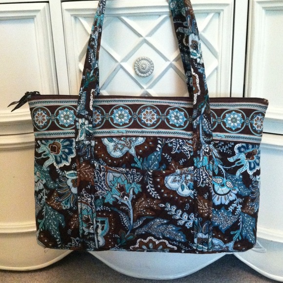Vera Bradley Handbags - Vera Bradley Ziptop Tote