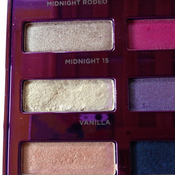 ❌BUNDLED!❌Urban Decay 15th Anniversary Palette - Picture 3 of 3