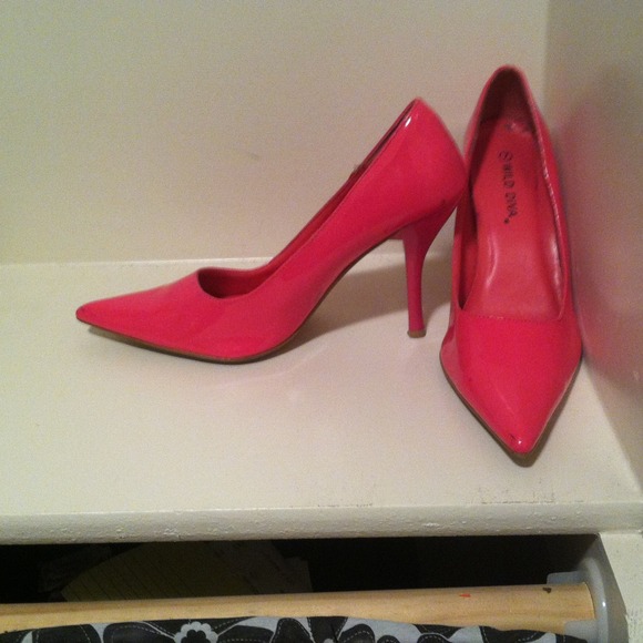 Hot pink stiletto high heels! - Picture 2 of 4