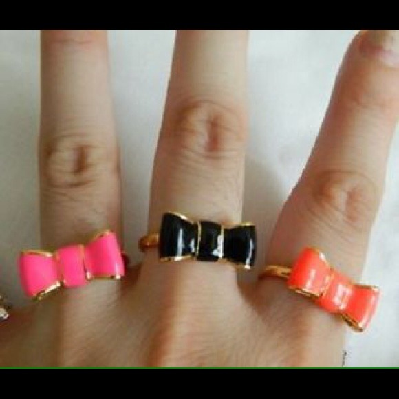 ❌SOLD❌Kate Spade Black Bow Ring - Picture 3 of 3