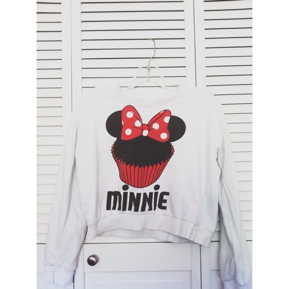 Minnie cupcake cropped long sleeve