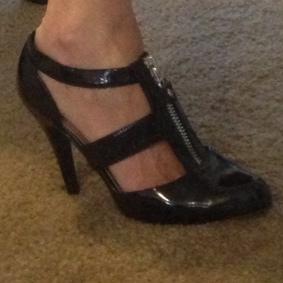 ✳REDUCED✳Chinese Laundry Heels! Black - Picture 1 of 3