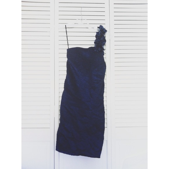 Forever 21 Blue cocktail one shoulder dress.