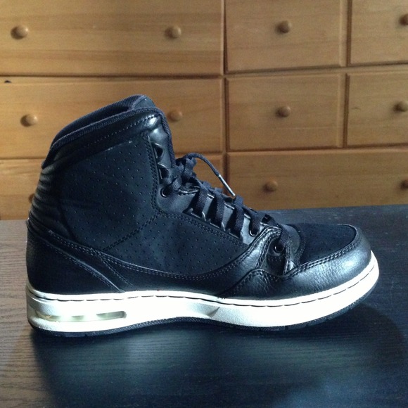 Jordans - Picture 3 of 4