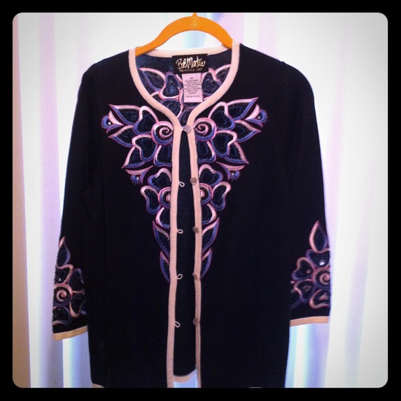 Beautiful Embroidered Top/Jacket by Bob Mackie. - Picture 1 of 2