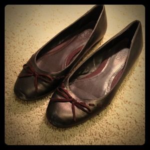 Cute & simple brown flats!