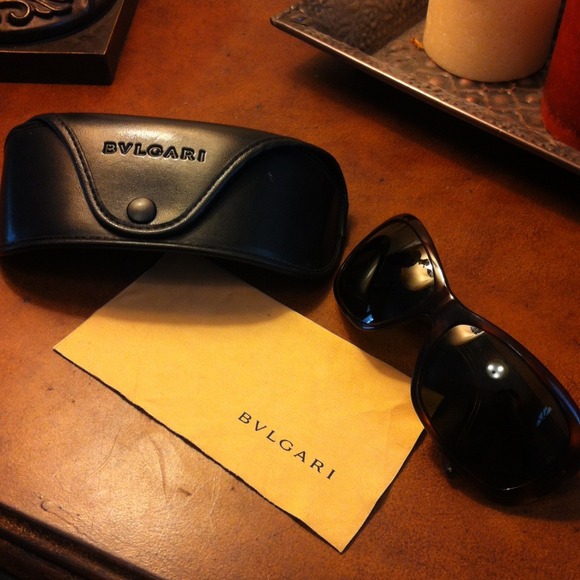 ✨AUNTHENTIC✨ Bvlgari Italian women's glasses! 👓