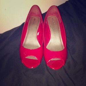 Merona hot red 1 1/2 in. heel.