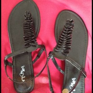 ❌❌SOLD❌❌Cute Black Strappy Sandals