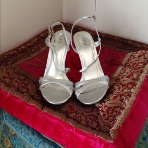 Cathy Silver scrappy heels