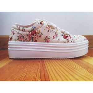 FLORAL PLATFORM SNEAKER
