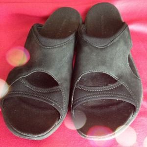🎀NWOT Merrell Black Slides🎀