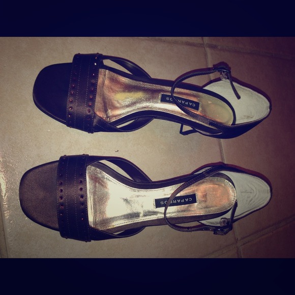 Brown pumps!!
