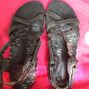 🎀🎀❌❌SOLD❌❌Black Merrell Strap Sandals🎀🎀