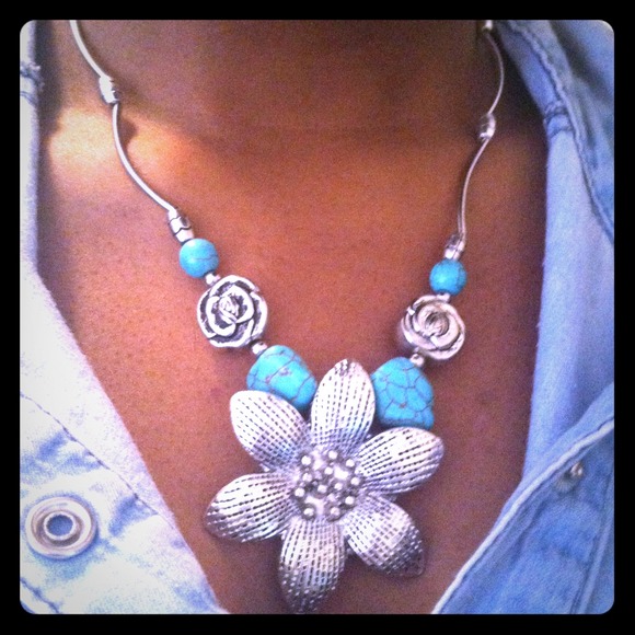 Handmade Turquoise   Flower Statement necklace